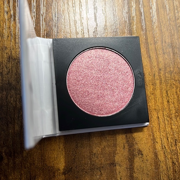 Naked Cosmetics Pressed Pigments Eye Shadow - Picture 2 of 3